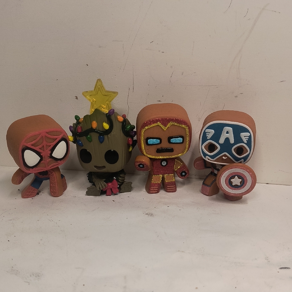 Felt's Fun Finds Superhero Mini Figures Set